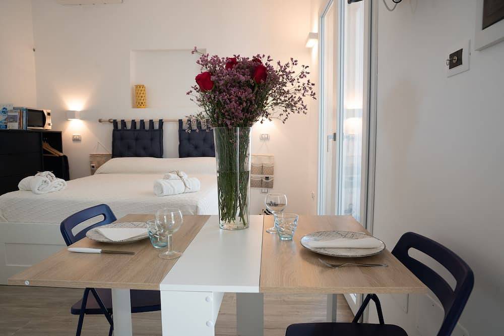 Lupa Di Mare - Ostro (Deluxe studio apartment with garden) in Punta Prosciutto, Golf von Tarent