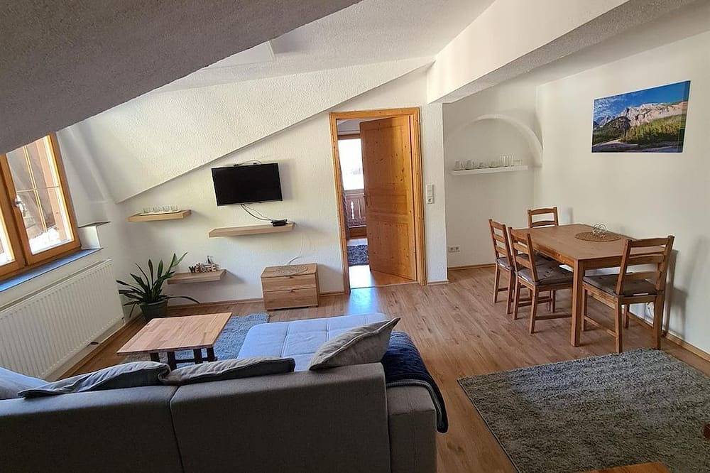 Ganze Wohnung, Ferienwohnung \"Isarblick\" - Haus Monika in Scharnitz, Arnspitzgruppe