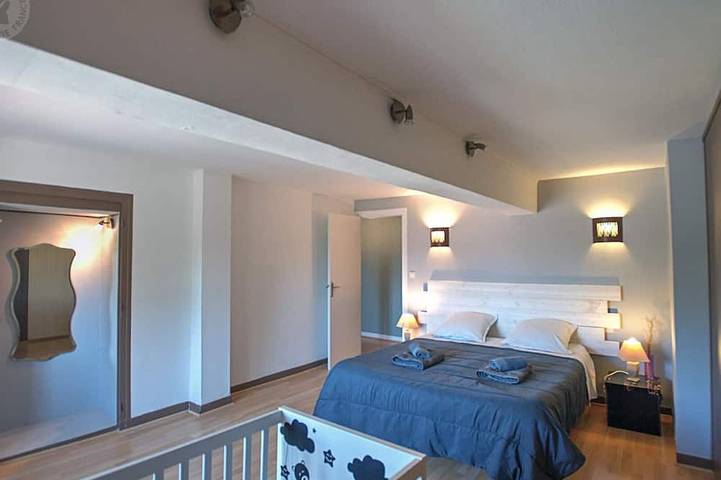 Gîte pour 6 personnes, avec Terrasse et Jardin à Saint-Galmier - 2