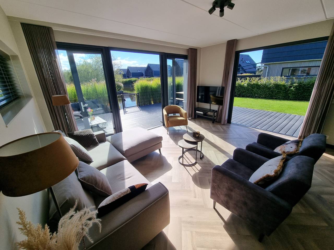 Luxuriöse freistehende 8-Personen-Watervilla direkt am Slotermeer gelegen in Balk, Ijsselmeer