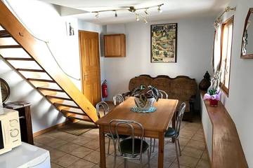 Gîte pour 4 personnes, avec balcon à Russ (homonymie)
