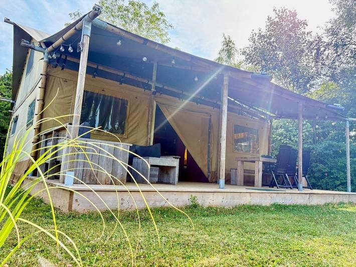 Camping für 8 Personen, mit Terrasse und Pool sowie Ausblick in Noord-Beveland