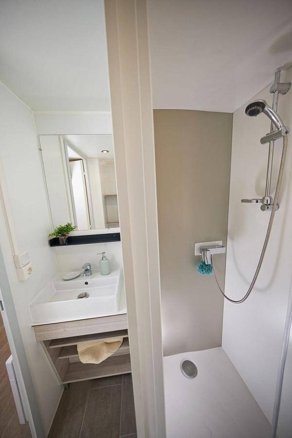 Location de vacances pour 5 personnes, avec vue et bassin pour enfant ainsi que piscine et jardin à Tournon-sur-Rhône - 3