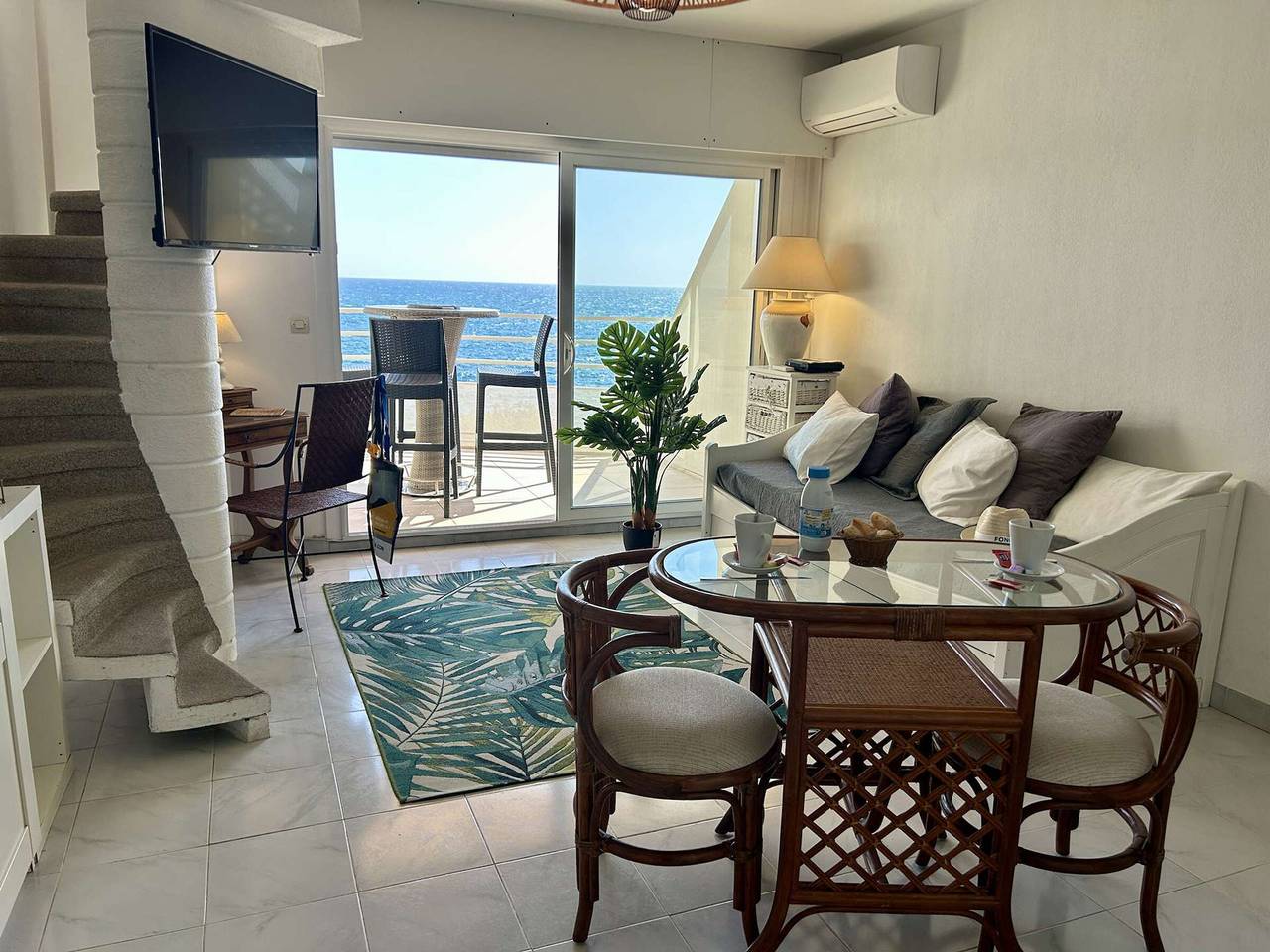 Ganze Wohnung, Studio Meerblick, Klima, Parkplatz - 4 Pers. in Le Trayas, Saint-Raphaël