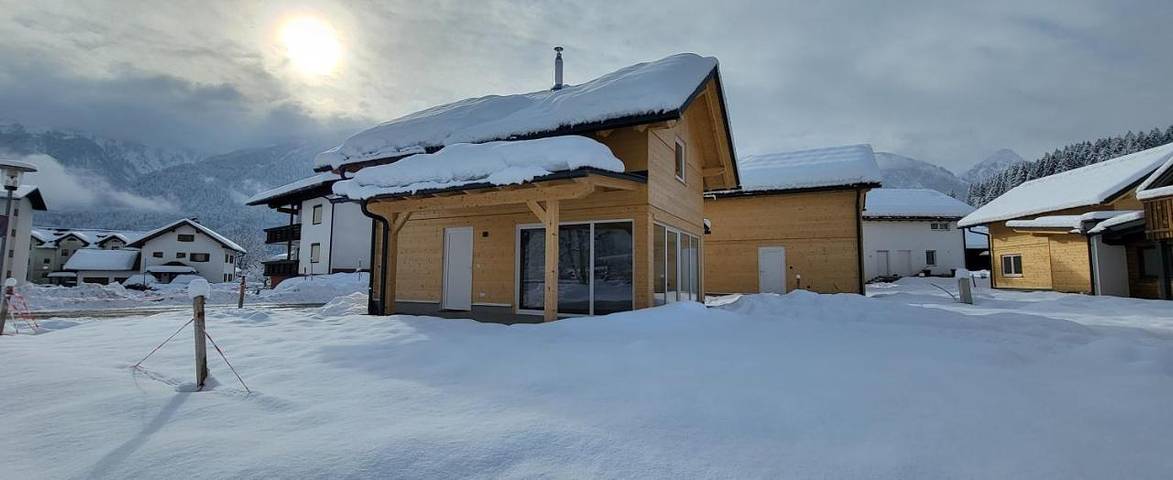 Ferienhaus für 6 Personen, mit Terrasse und Ausblick sowie Garten, mit Haustier