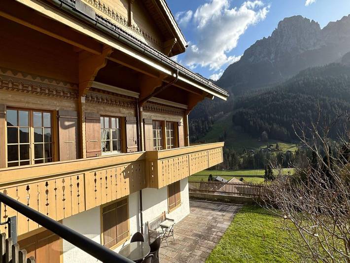 Ferienwohnung für 8 Personen, mit Terrasse und Garten in Rougemont