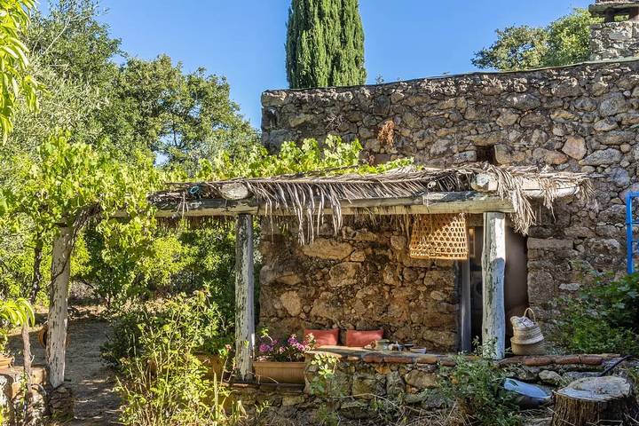 Gîte pour 2 personnes, avec piscine et jardin à Ville-di-Paraso