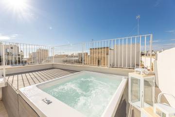 Ferienwohnung für 2 Personen, mit Terrasse und Whirlpool in Gallipoli