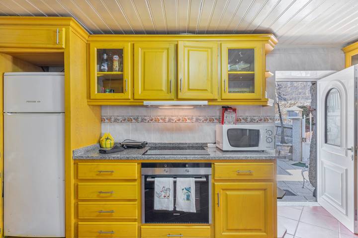 Holiday Home 'Casa D'Aldeia' with Mountain View, Wi-Fi and Air Conditioning in Rio Caldo, Gerês