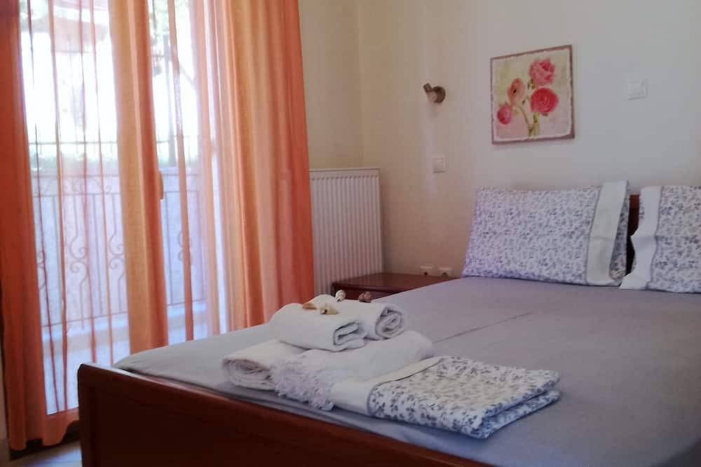 Apartamento entero, Apartamento \"Santa Bárbara\" para 4 personas directamente en la playa de Nikiti in Nikiti, Calcídica