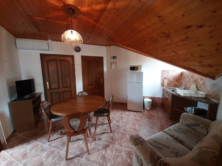 Ferienwohnung für 5 Personen, mit Balkon in Balatonlelle - 4