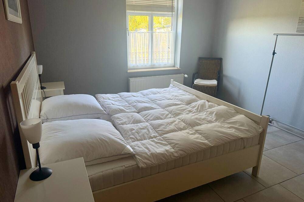 Ganze Wohnung, Charmante Ferienwohnung in Ostseenähe – großer Garten,entspannt/grün, gemütlich. in Rövershagen, Rostock und Umgebung