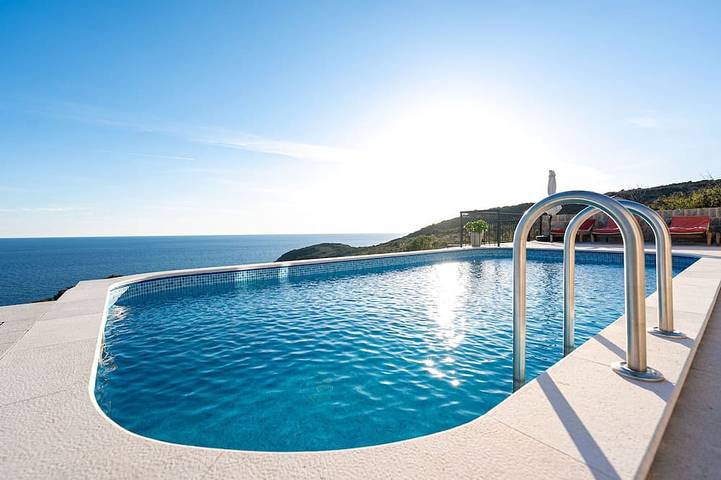 Villa für 6 Personen, mit Garten und Sauna sowie Balkon in Montenegro
