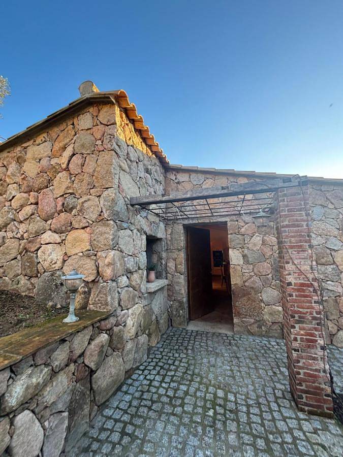 Location de vacances pour 2 personnes, avec vue et jardin à Viggianello - 2