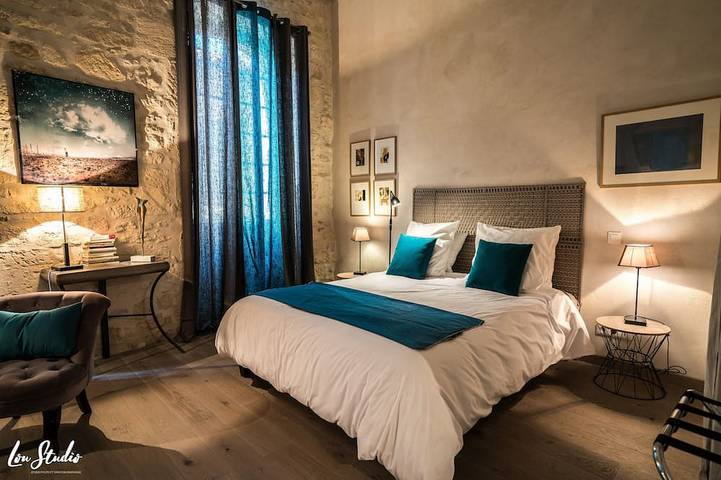 Ganze Wohnung, Sehr komfortables unabhängiges Studio von 30 m2 in einem Presbyterium aus dem 19. Jahrhundert. in Tarascon, Arles und Umgebung