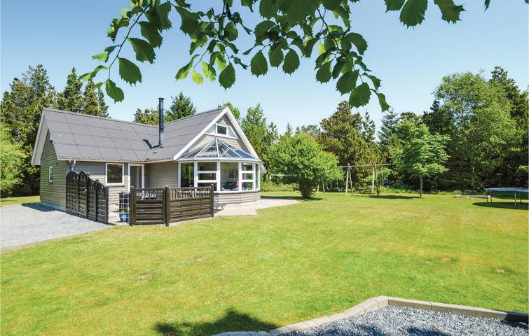Ferienhaus für 8 Personen, mit Terrasse und Whirlpool sowie Garten und Sauna in Ho