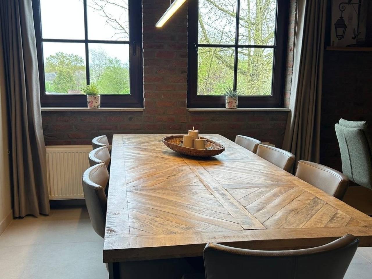 Geheel appartement, Sfeervol 7-persoons appartement met overdekt terras in Mechelen in Limburg