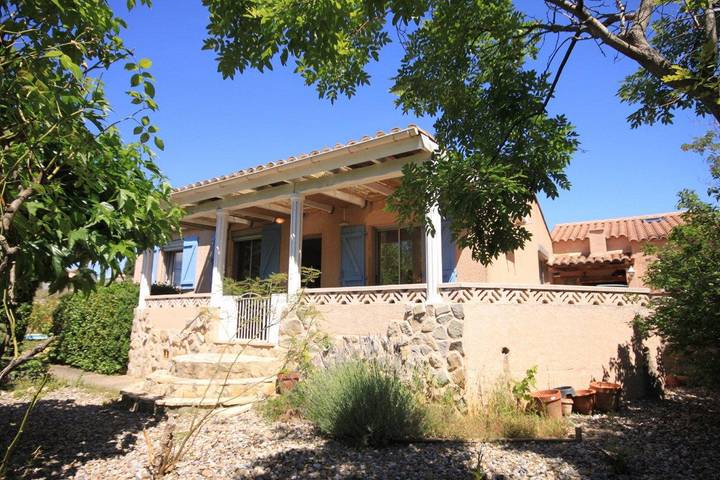 Gîte pour 8 personnes, avec piscine