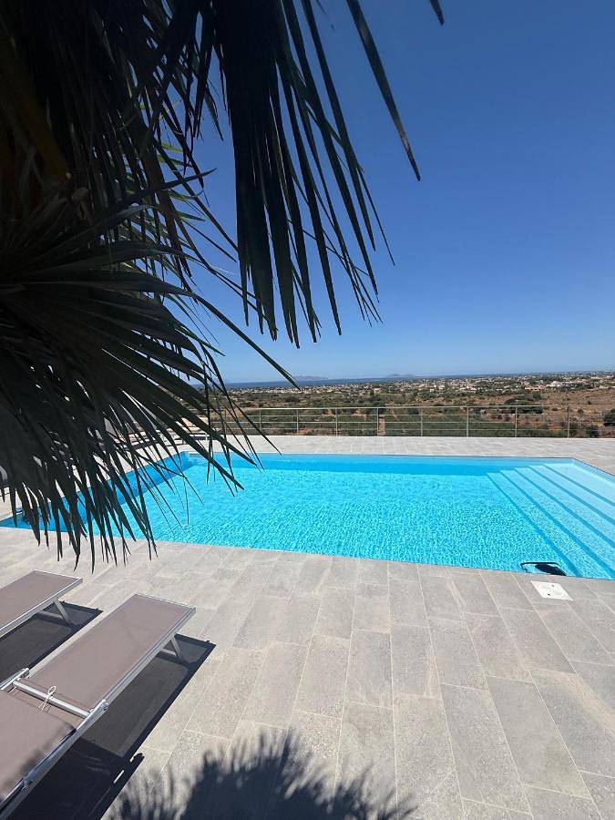 Chambre d’hôte pour 2 personnes, avec jardin ainsi que vue et piscine, animaux acceptés à Marsala