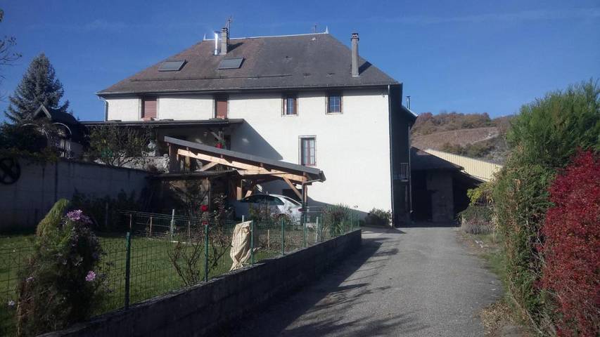 Gîte pour 2 personnes, avec Balcon ainsi que Terrasse et Vue dans Chignin