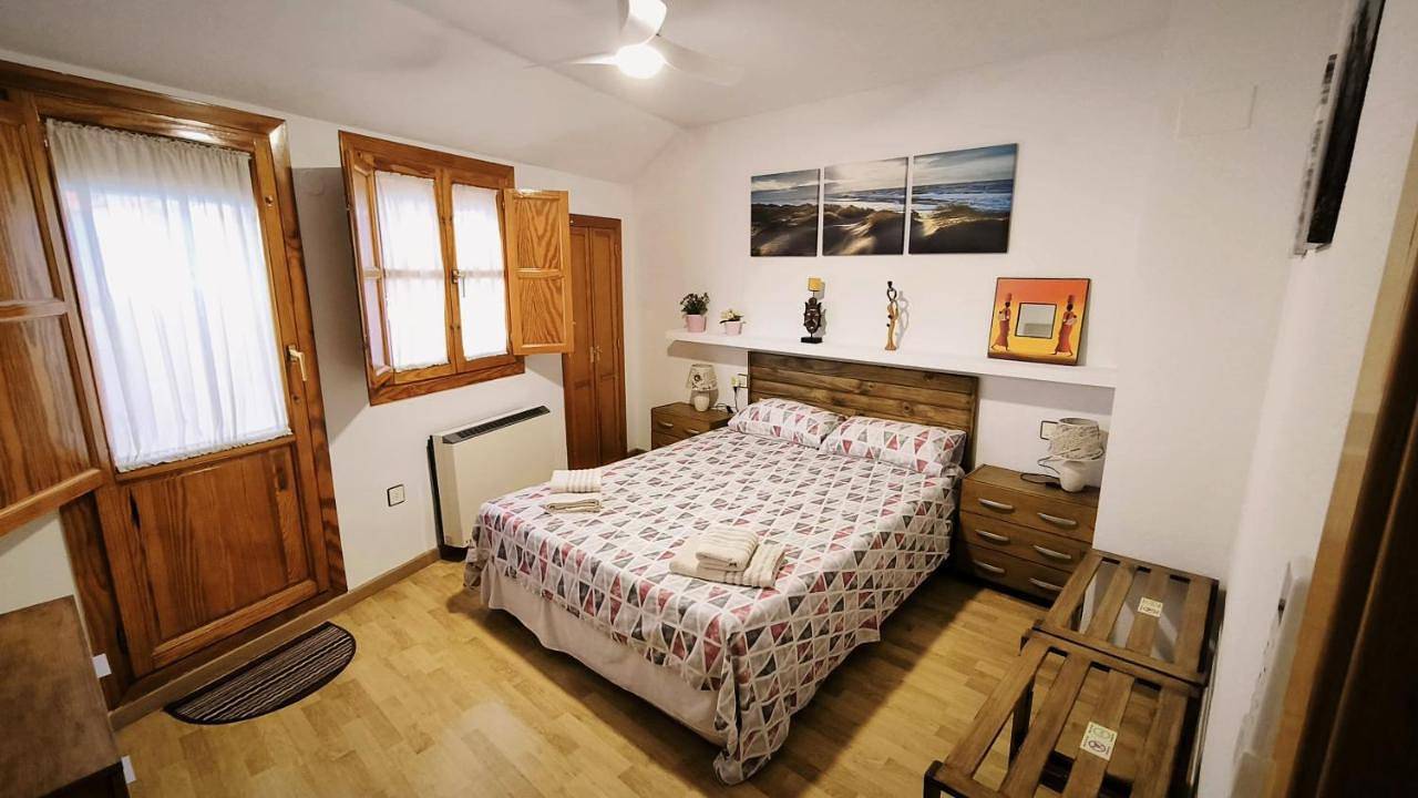 Apartamento entero, Dúplex San Lorenzo 2 Parking Gratuitos Y Piscina in Jaén, Provincia de Jaén