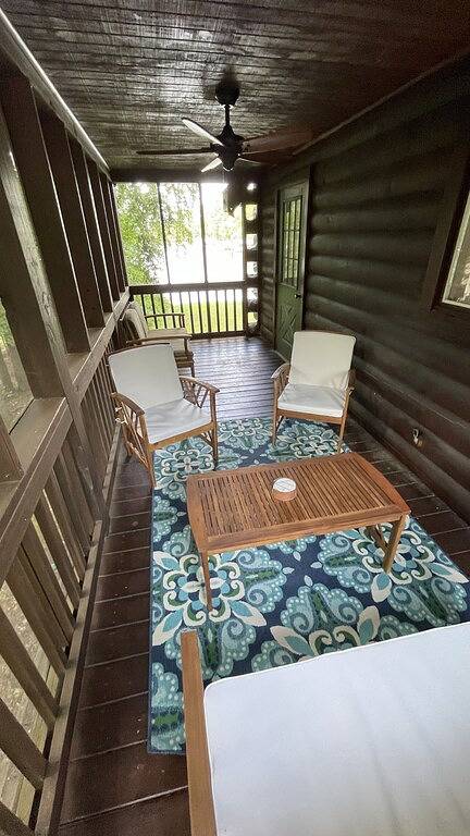 Rustic Log Cabin with amazing view of Lake Gaston! in Lake Gaston