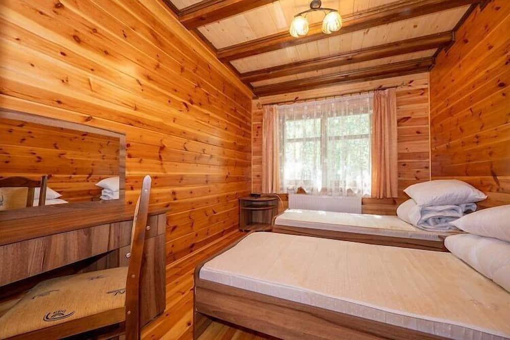 Komfortables Ferienhaus mit Kamin und Terrasse in Bobolin, Powiat Sławieński