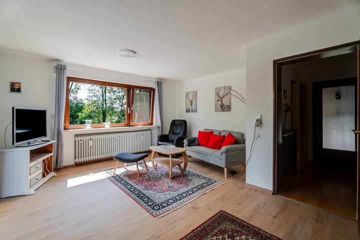 Apartamento entero, Tranquilo apartamento "Haus Schwarzwaldblick" con vistas, balcón y wifi junto al arroyo in Bühl-Bühlertal (Baden-Württemberg), Ottersweier
