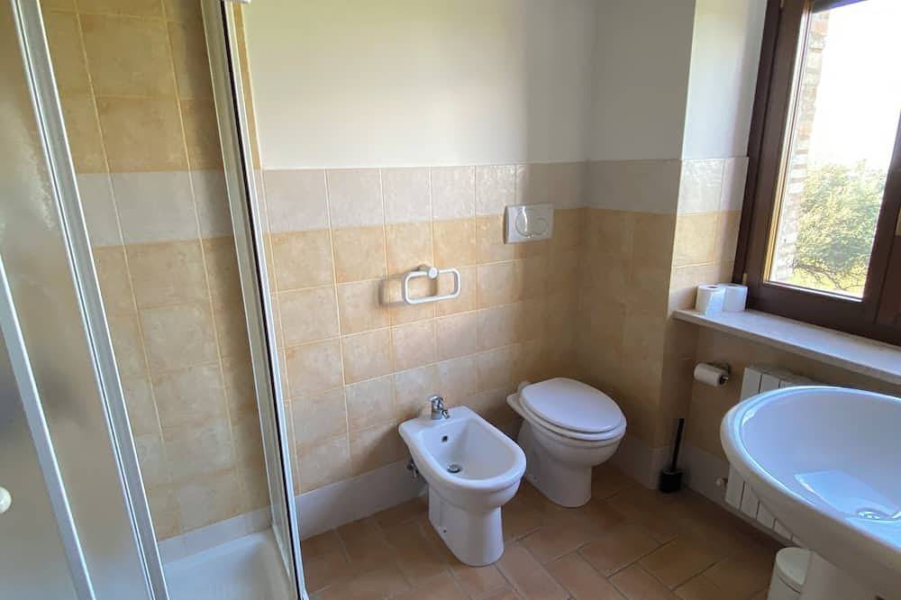 Relax in our Bed & Breakfast between horses and olive trees. in Cingoli, Provincie Macerata