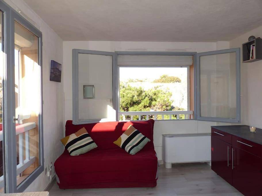 Appartement entier, Charmant Studio climatisé au cœur du Parc Naturel des îles du Frioul in Frioul archipelago, Marseille