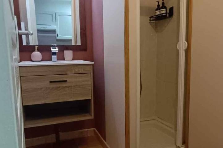 Ganze Wohnung, Terre de Bourgogne - Appartement en Plein Cœur D'avallon in Avallon, Naturpark Morvan