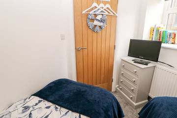 Log Cabin for 4 People in Buxton, Peak District, Photo 3