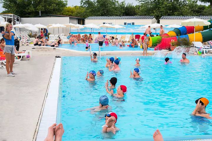 Camping für 4 Personen, mit Terrasse und Pool, mit Haustier in Oberitalienische Seen - 2
