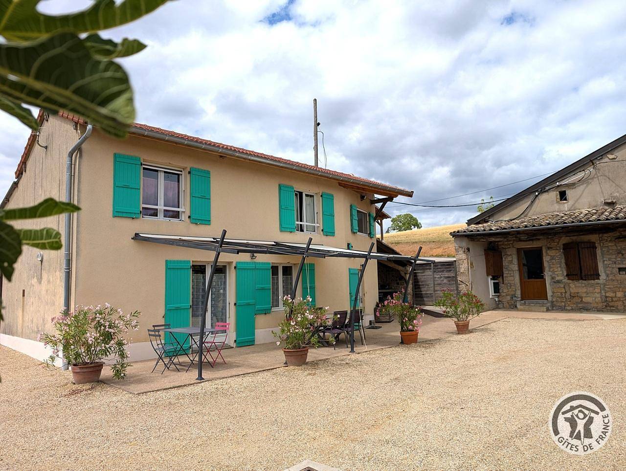 Gîte für 6 Personen mit Pool in Cenves, Villefranche-sur-Saône und Umgebung