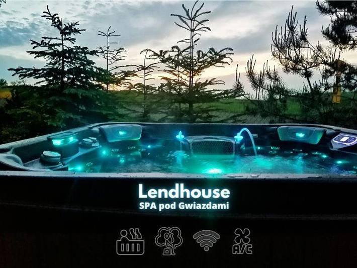 Dom dla 6 osób, z Jacuzzi i Taras oraz Ogród i Sauna w Ojców