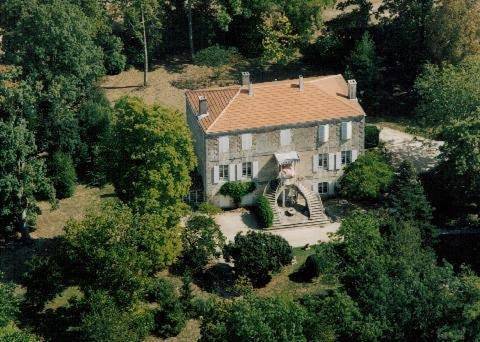 Cottage pour 2 personnes, avec vue ainsi que jardin et terrasse, animaux acceptés à Blanzay-sur-Boutonne