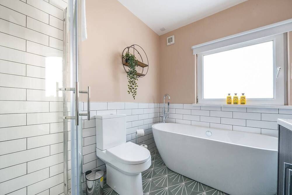 Luxury Townhouse 2Br | Belfast's Best Area in Belfast, County Down
