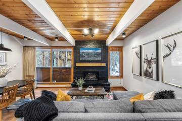 Vacation Rental for 8 Guests in Breckenridge, Summit County, Picture 2