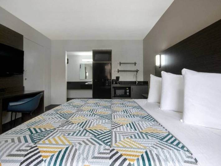 Apartamento entero, 1 cama king size | No fumadores, cocina in San Antonio, Condado de Bexar