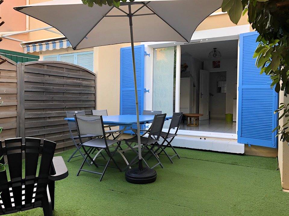 Mazet 3 chambres 6 couchages terrasse à 200m de la plage, Var in La Londe-les-Maures, Région de Toulon