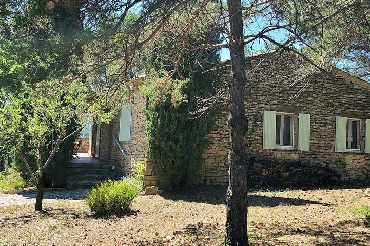 Location de vacances pour 6 personnes, avec jardin à Murs