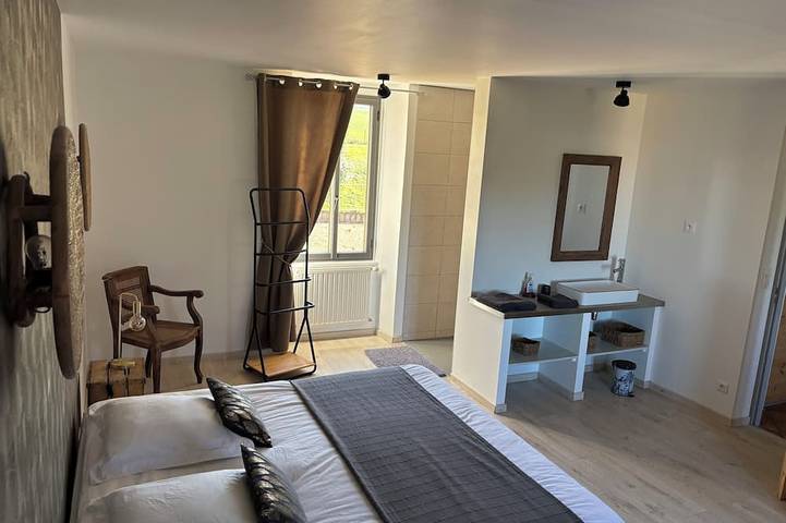 Location de vacances pour 6 personnes, avec jardin à Nojals-et-Clotte - 4