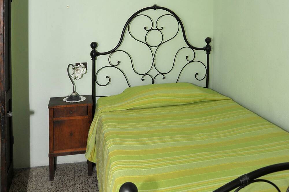 Traditional style stone cottage with private pool in Villa Collemandina, Garfagnana