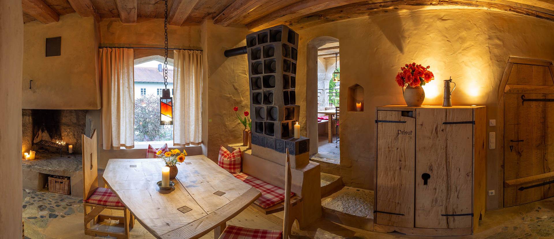 Ganze Ferienwohnung, Herzogpalais im Turm zu Schloss Schedling in Trostberg, Landkreis Traunstein