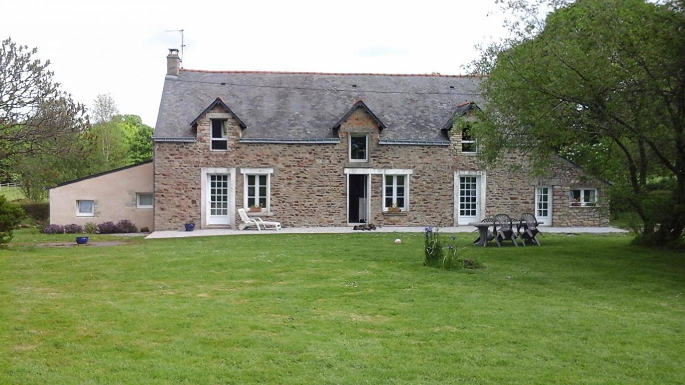 Les Ecuries de Bel Air - Chambre Rose in Muzillac, Côte des Mégalithes