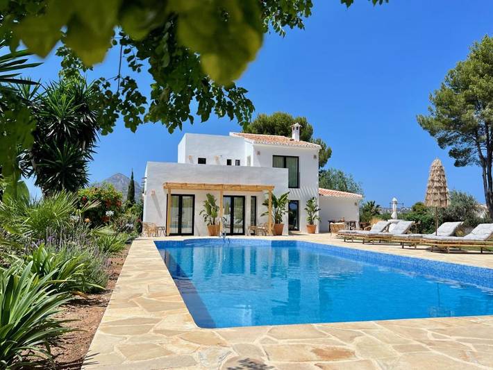 Chambre d’hôte pour 2 personnes, avec terrasse et piscine ainsi que vue et jardin à Jávea
