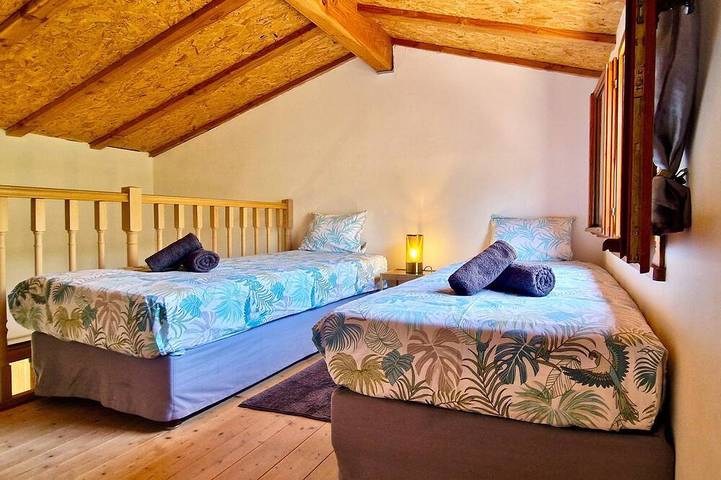 Gîte pour 4 personnes, avec terrasse ainsi que piscine et jardin à Venasque - 2