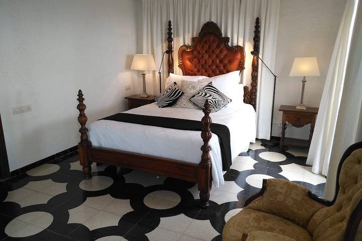 Location de vacances pour 10 personnes, avec terrasse et jardin à Vall-llobrega - 2