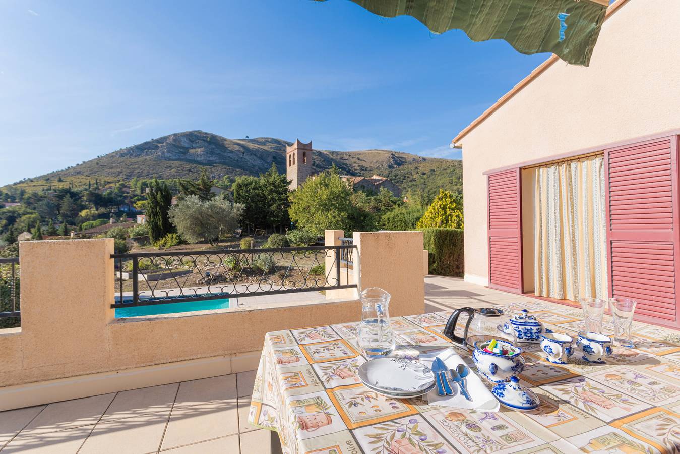 Cottage 'Dels Ocells' with Sea View, Shared Pool and Wi-Fi in Camélas, Perpignan region