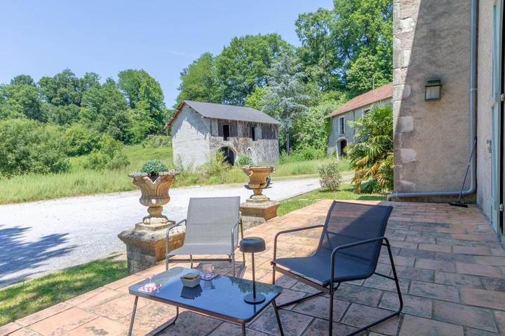 Gîte pour 2 personnes, avec terrasse à Lons - 4
